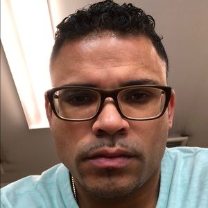 Meet your Posher, Carlos